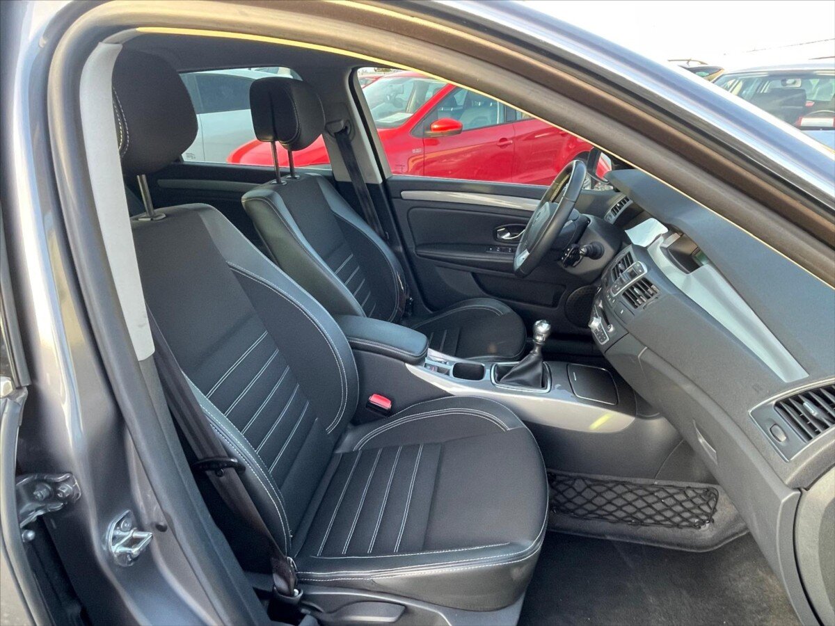 Renault Laguna Kombi 2,0 l 103 kw