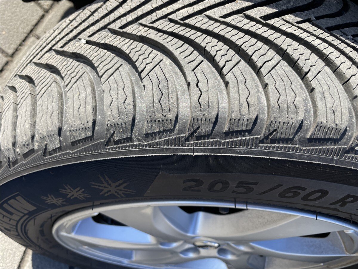 Volvo V40 Hatchback 2,0 l 140 kw