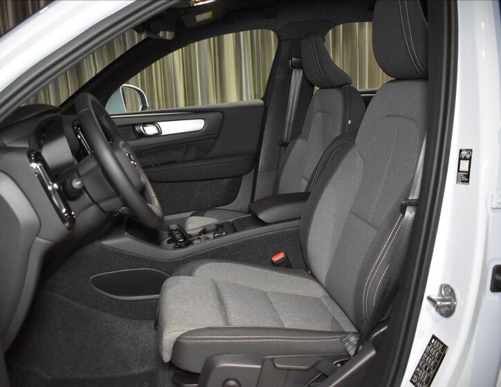 Volvo XC40 SUV 2,0 l 120 kw