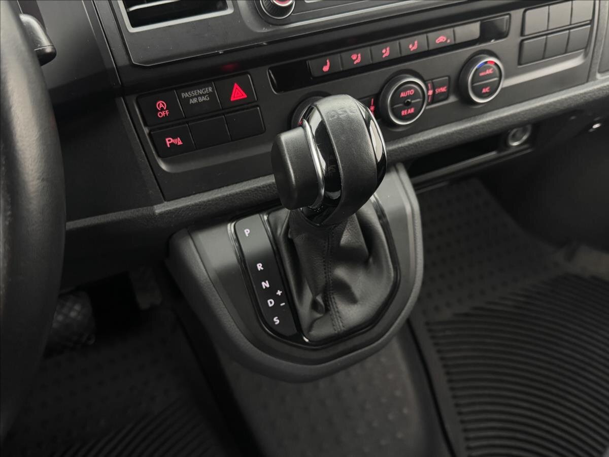 Volkswagen Caravelle Kombi 2,0 l 110 kw