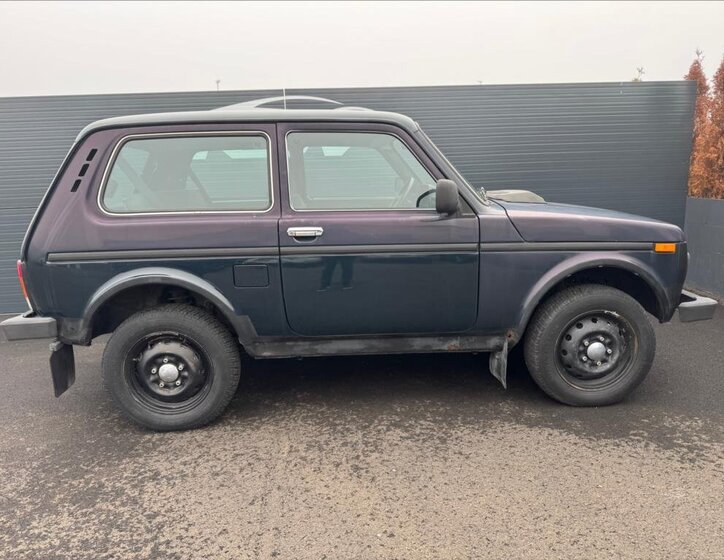 Lada Niva SUV / Terénní 1,7 l 61 kw