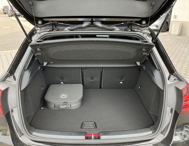 Mercedes-Benz Třídy A Hatchback 1,3 l 120 kw
