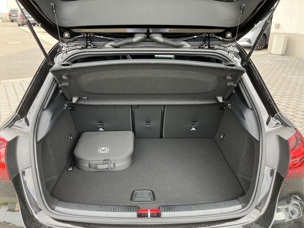 Mercedes-Benz Třídy A Hatchback 1,3 l 120 kw
