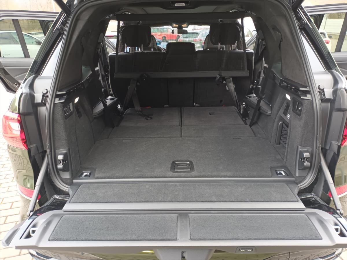 BMW X7 SUV / Terénní 4,4 l 390 kw