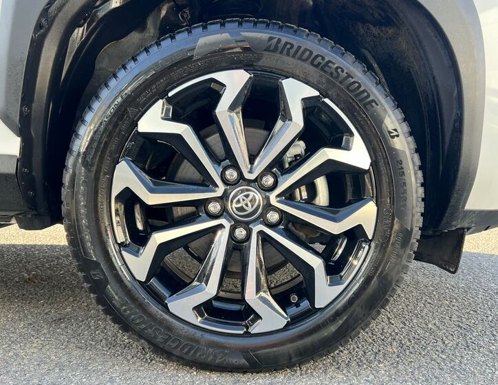 Toyota Yaris Cross 23