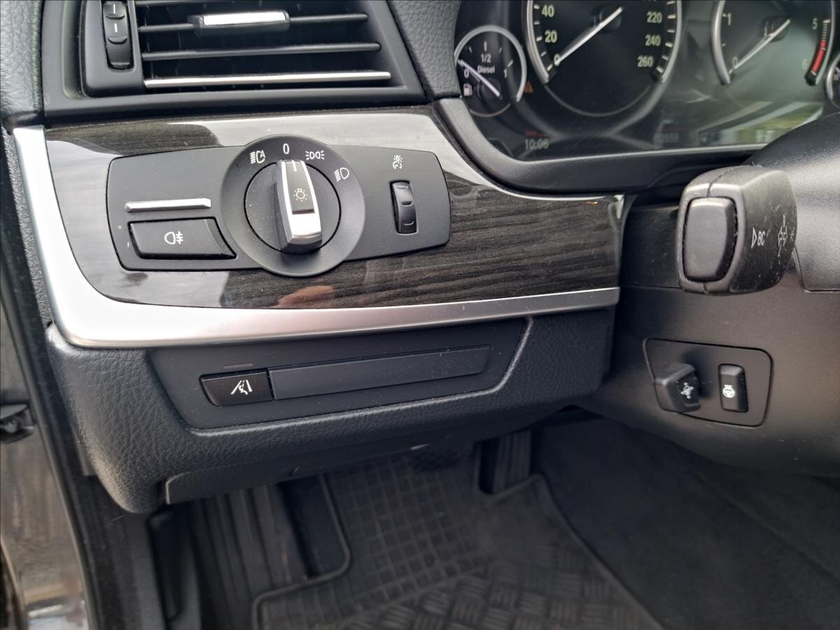 BMW Řada 5 Kombi 3,0 l 190 kw