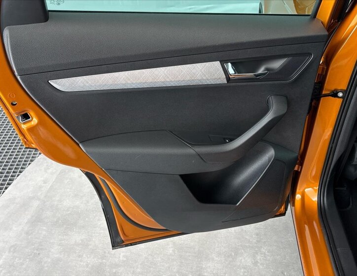 Škoda Karoq SUV / Terénní 1,5 l 110 kw