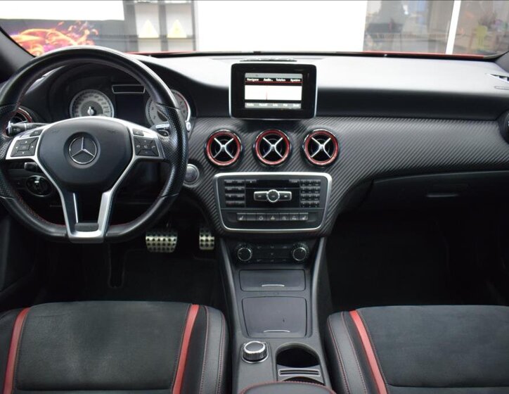 Mercedes-Benz Třídy A Hatchback 2,0 l 155 kw