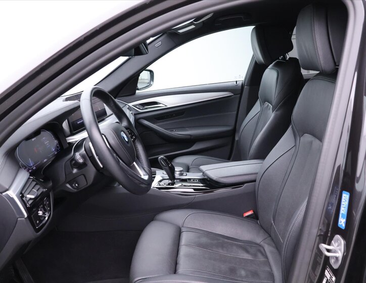 BMW Řada 5 Sedan / Limuzína 2,0 l 135 kw