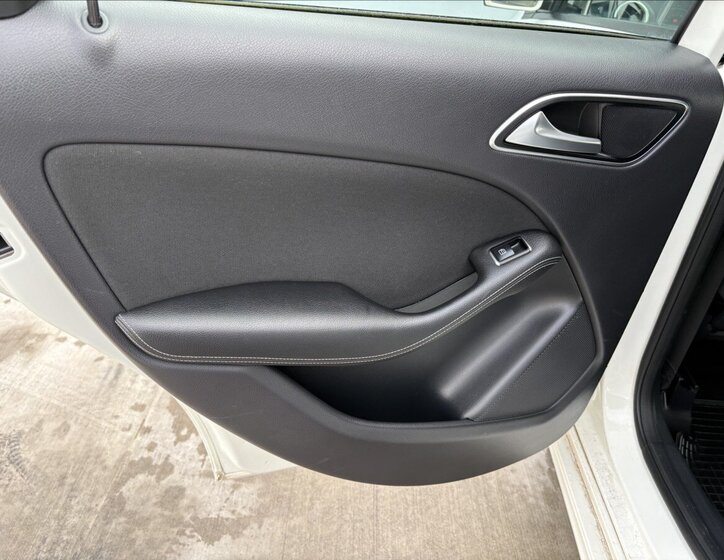 Mercedes-Benz Třídy B Kombi 1,5 l 80 kw