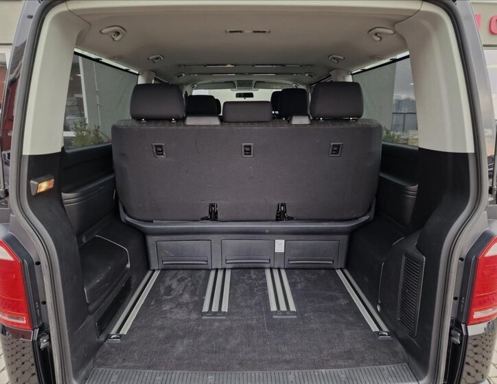 Volkswagen Multivan 19