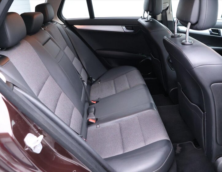 Mercedes-Benz Třídy C 12