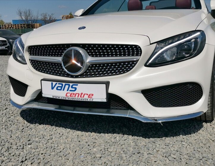 Mercedes-Benz Třídy C Kabriolet 2,0 l 180 kw