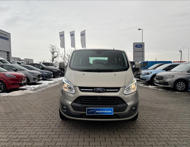 Ford Tourneo Custom 8