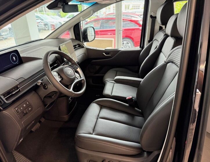 Hyundai Staria 9