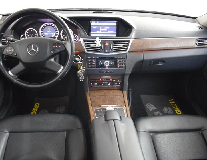 Mercedes-Benz Třídy E Sedan / Limuzína 3,0 l 170 kw