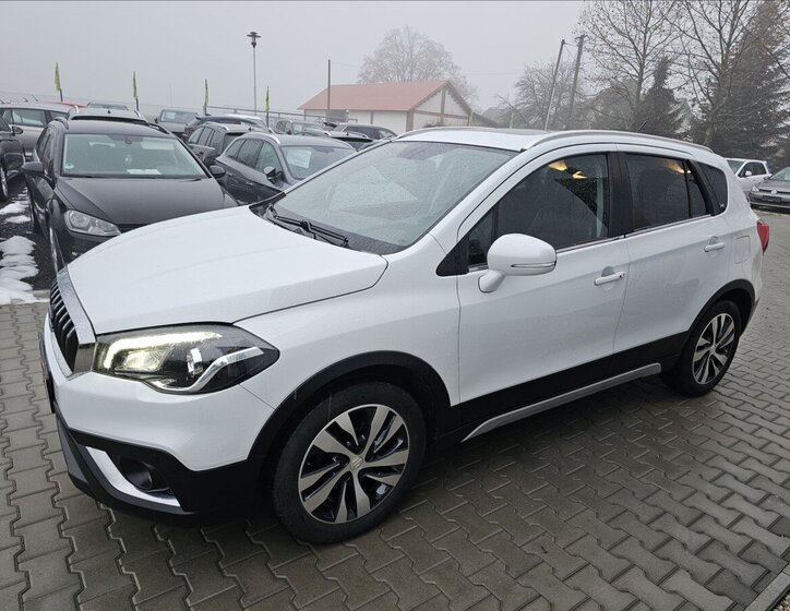Suzuki SX4 S-Cross 10