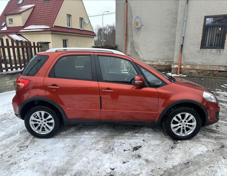 Suzuki SX4 Hatchback 1,6 l 88 kw