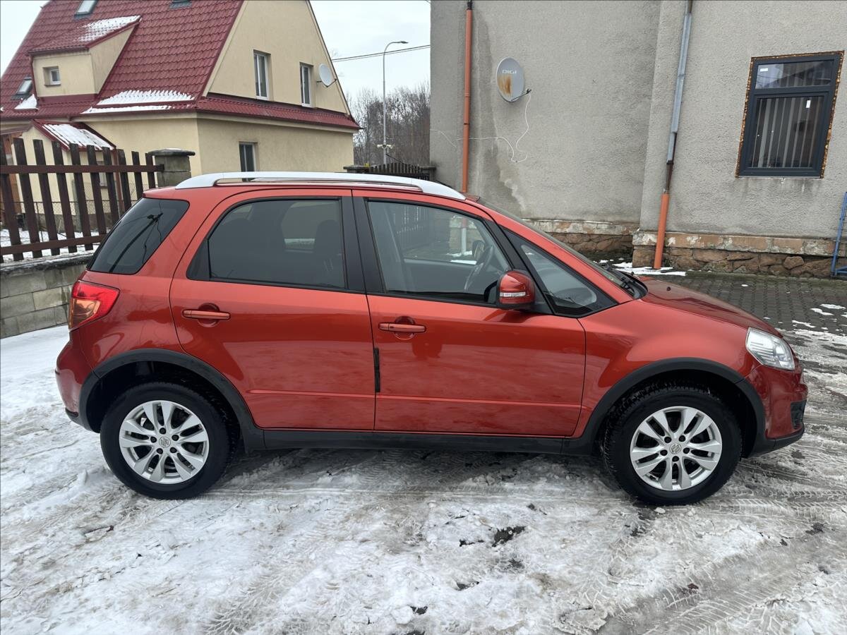 Suzuki SX4 Hatchback 1,6 l 88 kw