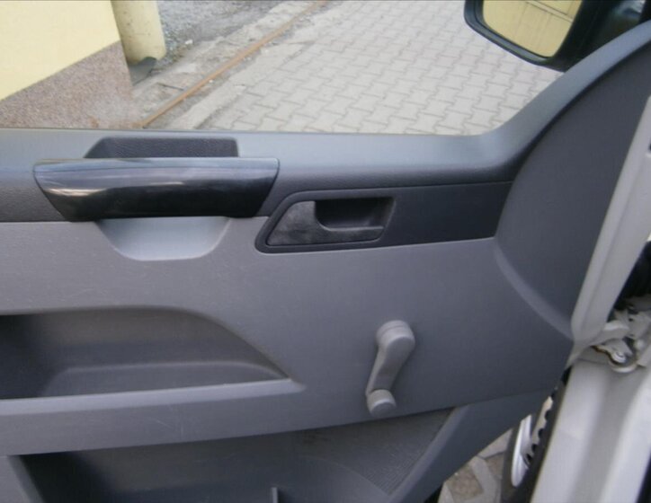 Volkswagen Transporter Kombi 1,9 l 63 kw