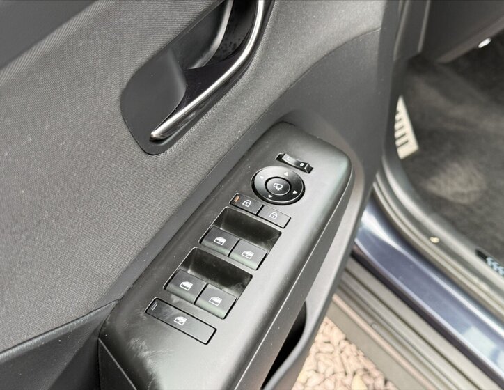 Hyundai Kona SUV / Terénní 1,6 l 145 kw