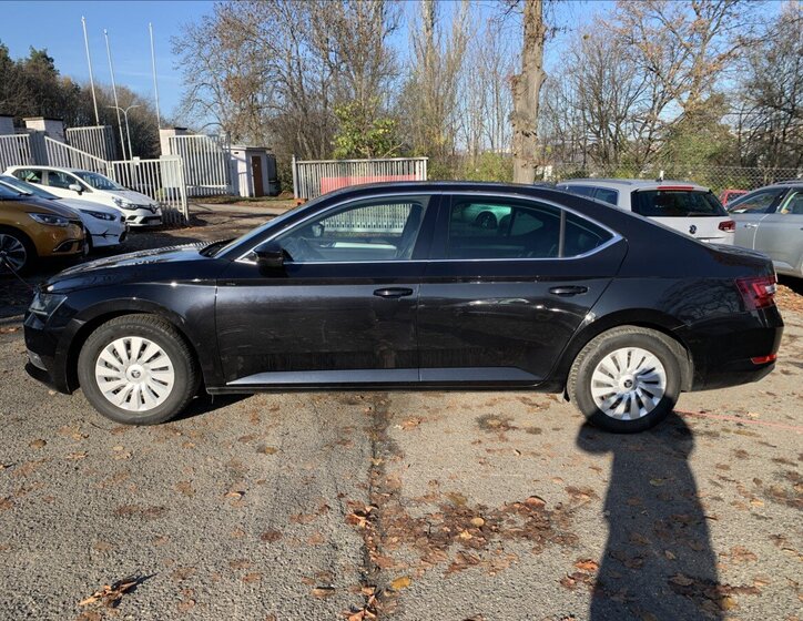 Škoda Superb Sedan / Limuzína 1,5 l 110 kw