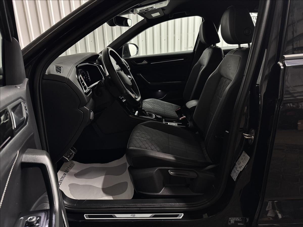 Volkswagen T-Roc SUV / Terénní 2,0 l 140 kw