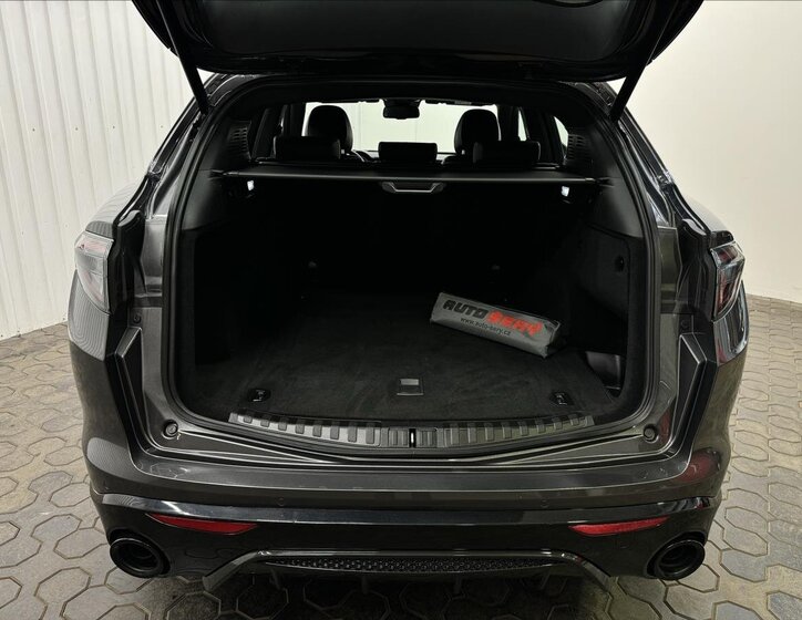 Alfa Romeo Stelvio 42