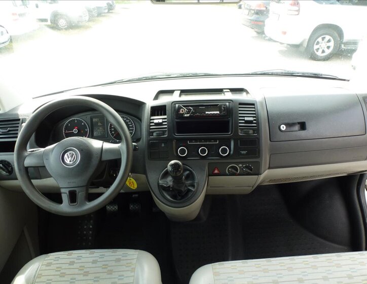Volkswagen Transporter Kombi 2,0 l 62 kw