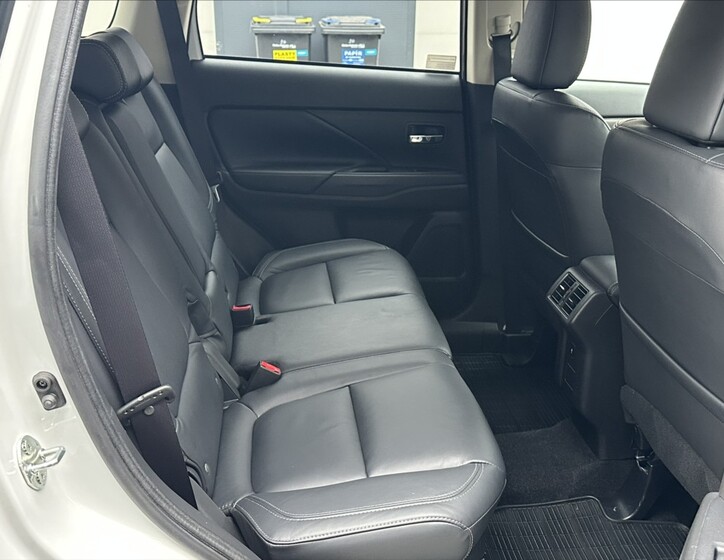 Mitsubishi Outlander 18