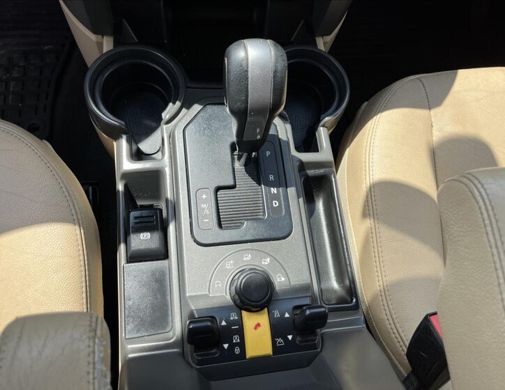 Land Rover Discovery 16