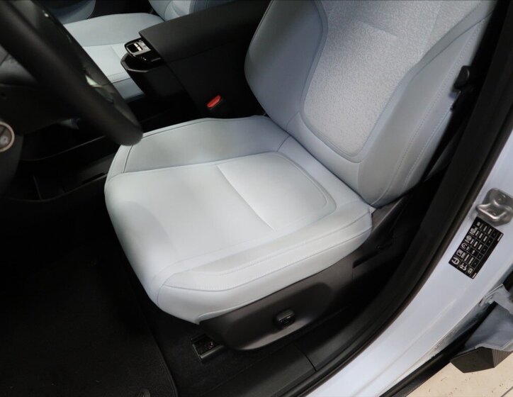 Volvo EX30 SUV 0,0 200 kw