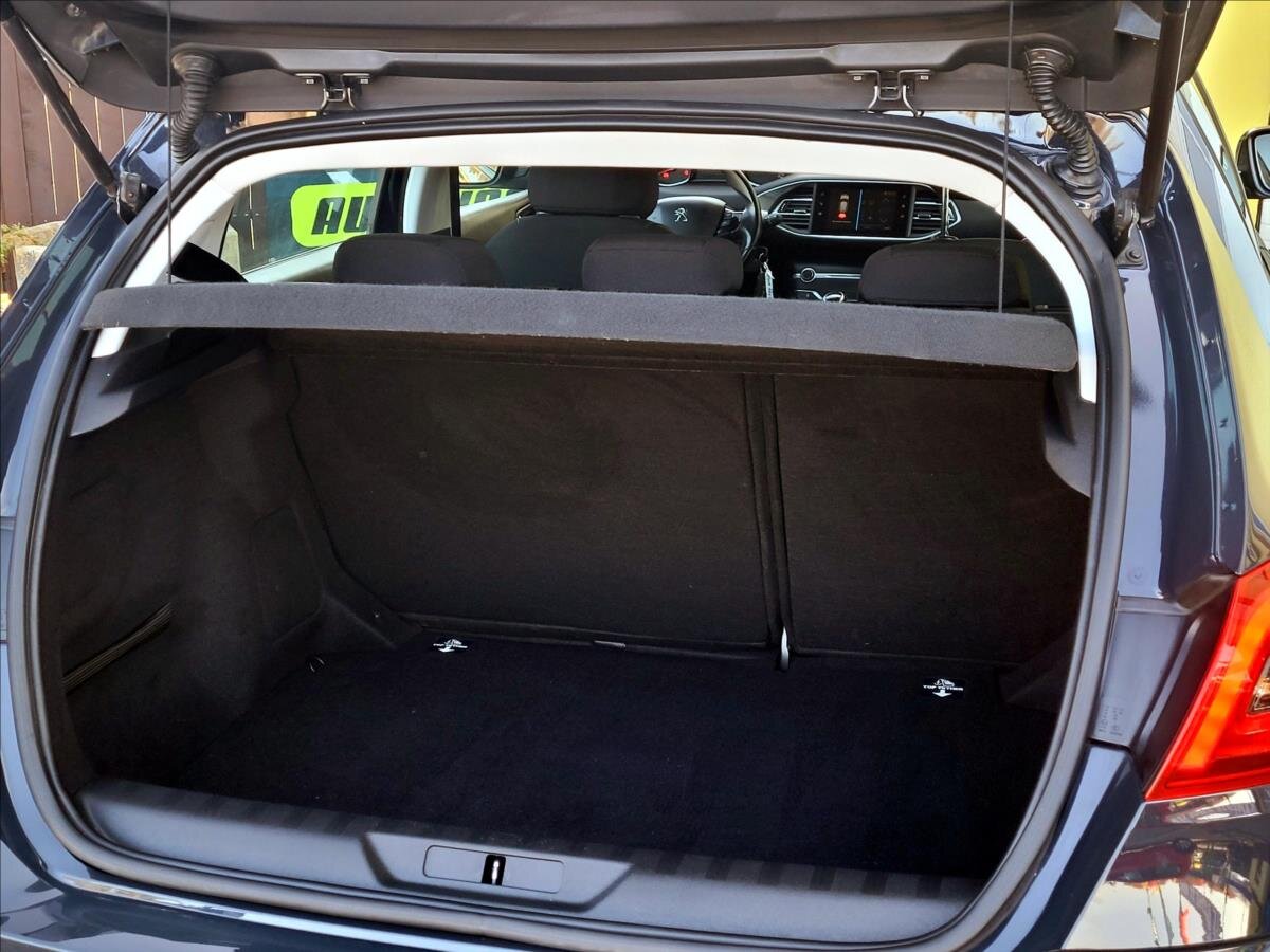 Peugeot 308 Hatchback 1,5 l 75 kw