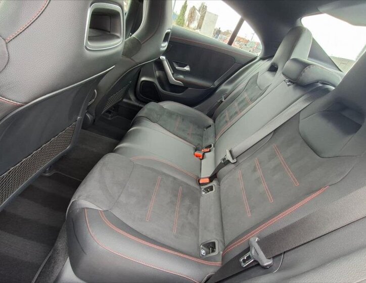 Mercedes-Benz CLA Kupé 1,3 l 120 kw