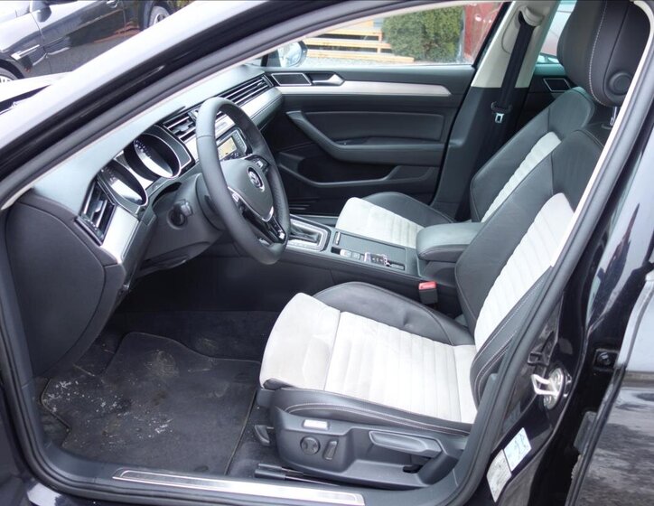 Volkswagen Passat Sedan 2,0 l 140 kw