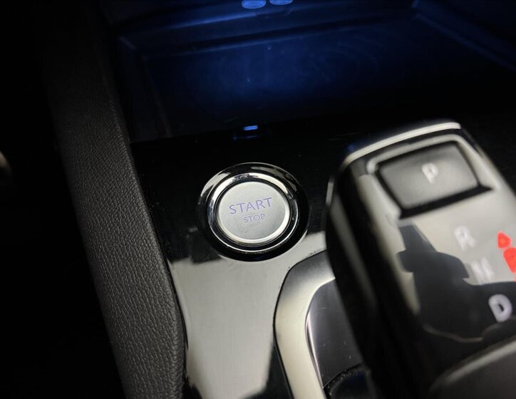 Peugeot 5008 SUV 2,0 l 133 kw