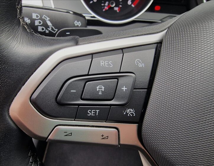 Volkswagen Passat Sedan / Limuzína 2,0 l 147 kw