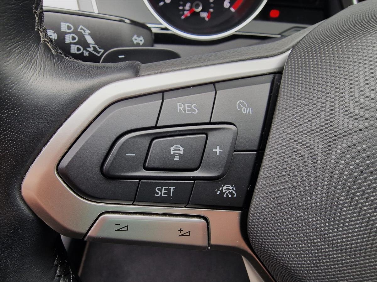 Volkswagen Passat Sedan / Limuzína 2,0 l 147 kw