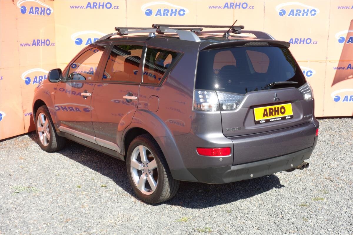 Mitsubishi Outlander SUV / Terénní 2,0 l 103 kw