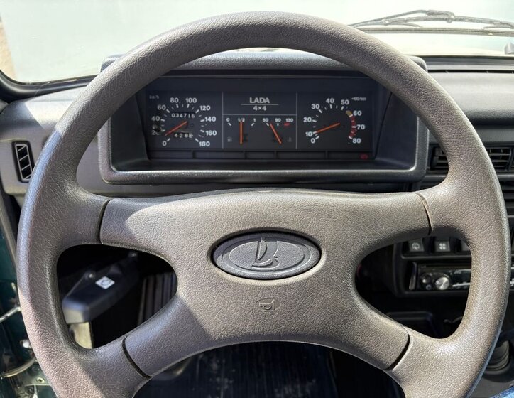 Lada Niva SUV / Terénní 1,7 l 60 kw