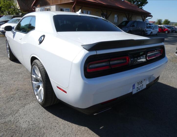 Dodge Challenger 9