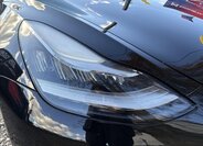 Tesla Model 3 Sedan 0,0 239 kw