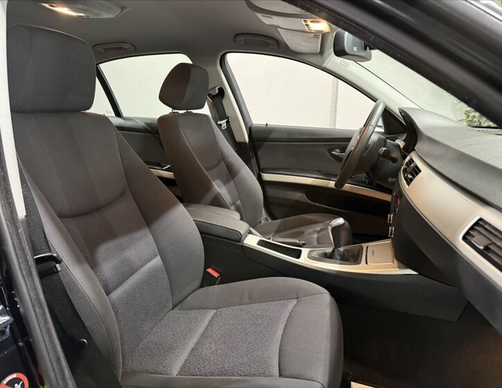 BMW Řada 3 Sedan / Limuzína 2,0 l 105 kw