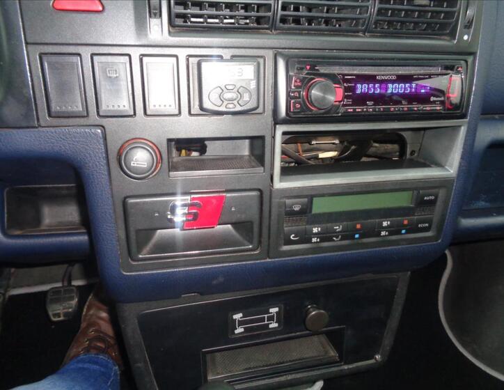 Volkswagen Caravelle 18