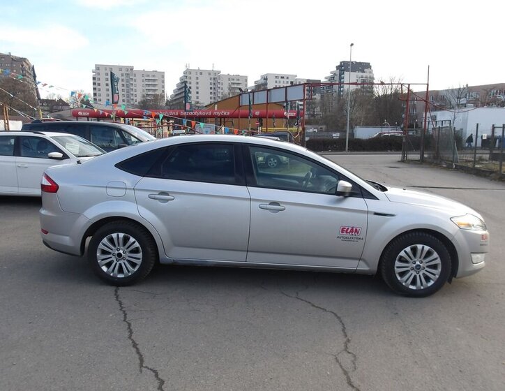Ford Mondeo Hatchback 2,0 l 103 kw