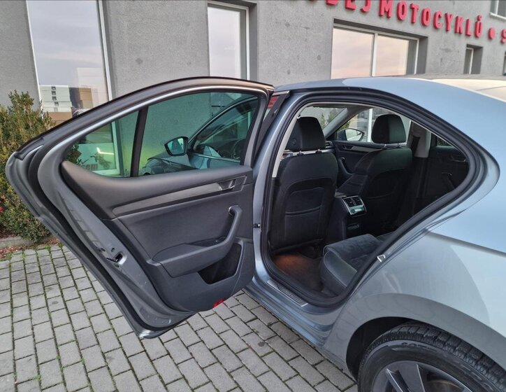 Škoda Superb 18