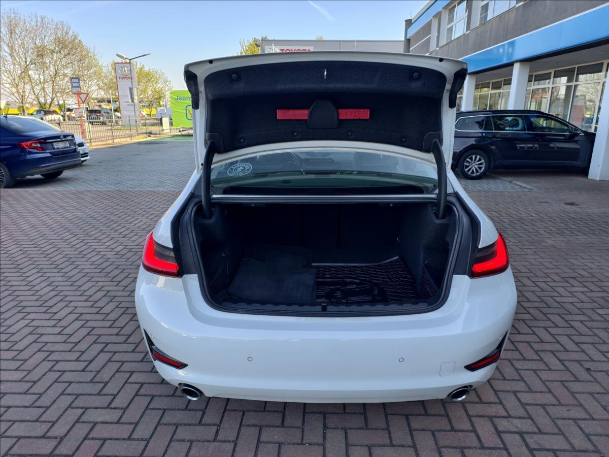 BMW Řada 3 Sedan / Limuzína 2,0 l 140 kw