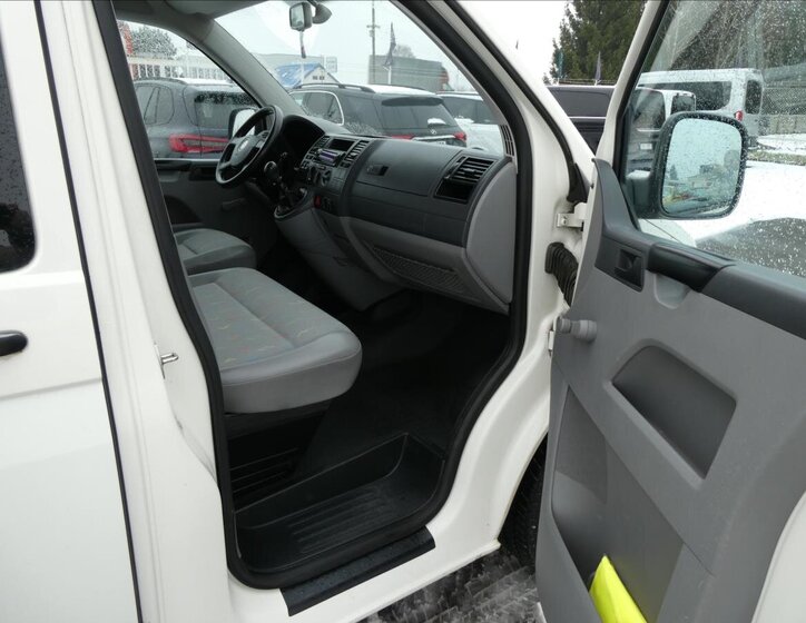 Volkswagen Transporter 18