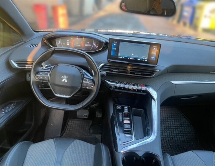 Peugeot 5008 SUV / Terénní 1,5 l 96 kw