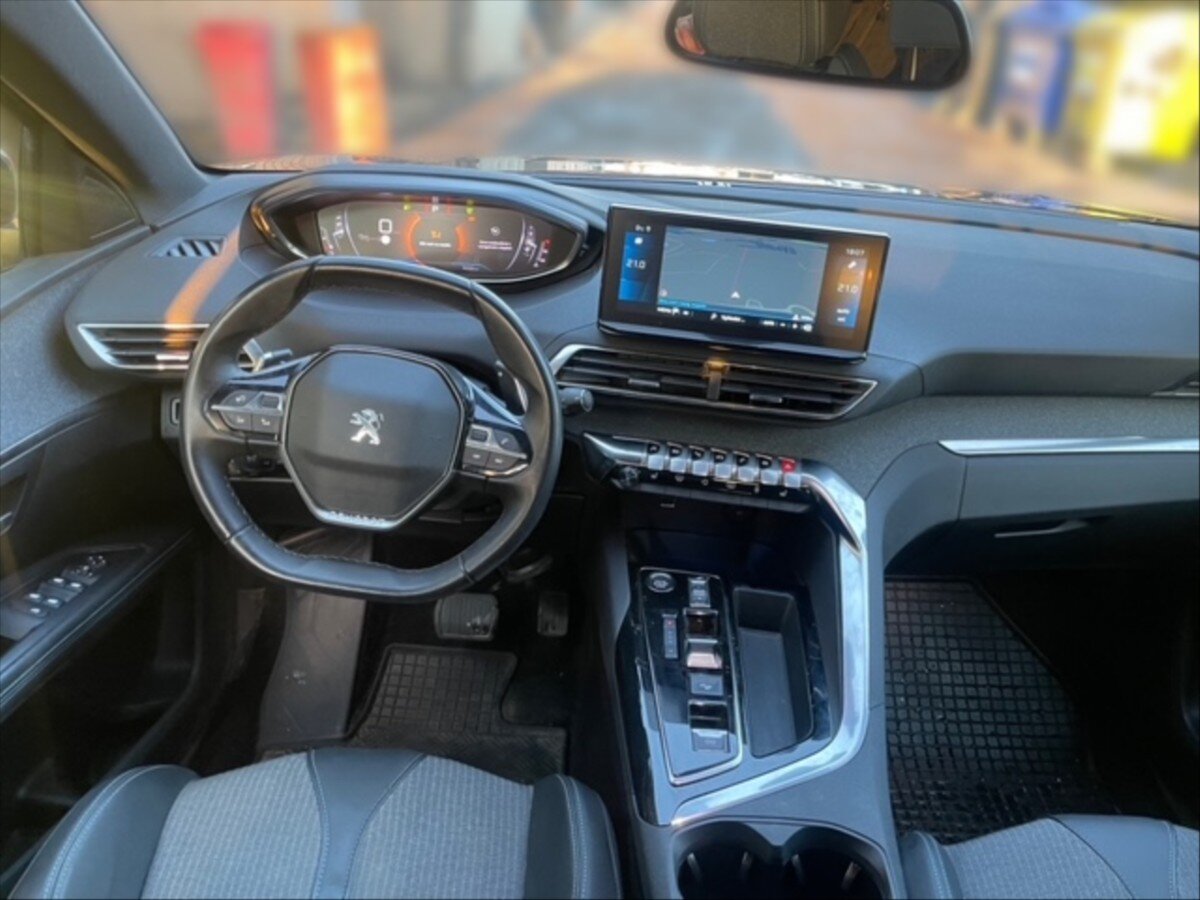 Peugeot 5008 SUV / Terénní 1,5 l 96 kw